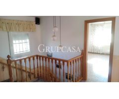 CHALET UNIFAMILIAR CON PISCINA JARDÍN Y TERRENO ZONA LLIVIA