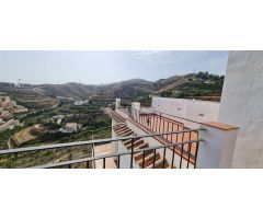 Villa con increíbles vistas con cortijo y terreno