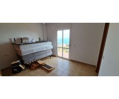 Villa con increíbles vistas con cortijo y terreno