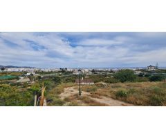Oportunidad única: Cortijo tradicional con terreno y piscina en Nerja