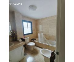 Descubre tu nuevo hogar en Almuñécar: piso de 85 m² con vistas al mar
