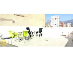 SE VENDE ATICO DE DOS DORMITORIOS CON TERRAZA DE 70 METROS EN BENIDORM LEVANTE