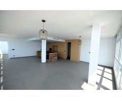 SE VENDE ATICO DE 3 DORMITORIOS CON VISTAS AL MAR EN PLAYA LEVANTE BENIDORM!