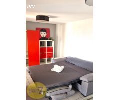 SE VENDE PISO REFORMADO DE 1 DORMITORIOS CON VISTAS AL MAR Y PLAZA DE GARAJE