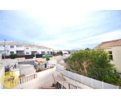 SE VENDE ADOSADO DE TRES DORMITORIOS  CON PISCINA COMUNITARIA EN LA NUCIA