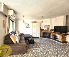 SE VENDE ADOSADO DE TRES DORMITORIOS  CON PISCINA COMUNITARIA EN LA NUCIA
