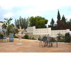 SE VENDE GRAN CHALET EN LA NUCIA