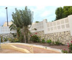 SE VENDE GRAN CHALET EN LA NUCIA
