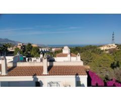 SE VENDE ADOSADO DE DOS DORMITORIOS EN LA NUCIA CON VISTAS AL MAR