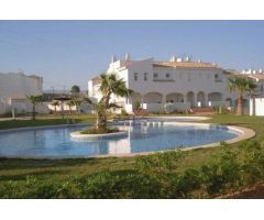 SE VENDE ADOSADO DE DOS DORMITORIOS EN LA NUCIA CON VISTAS AL MAR