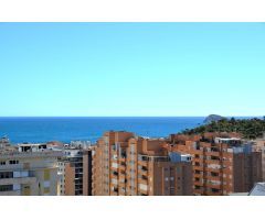 SE VENDE ATICODUPLEX CON TERRAZA DE 100 M2 Y VISTAS AL MAR EN LA CALA VILLAJOYOSA!