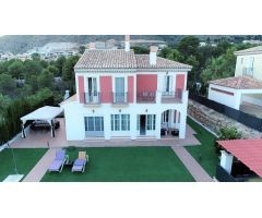 SE VENDE VILLA DE LUJO CON PISCINA PROPIA EN ZONA DE SIERRA CORTINA, FINESTRAT! SEVENDGROUP.COM!