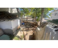 CARIHUELA SOL VENDE VIVIENDA PARA REFORMAR CON JARDIN
