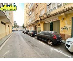 LOCAL COMERCIAL JUNTO A CALZADA DE CASTRO