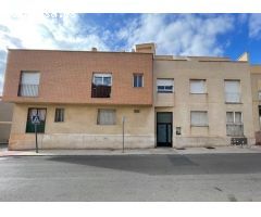 Vivienda totalmente reformada, ubicada en Loma Cabrera, a pocos minutos de la Universidad