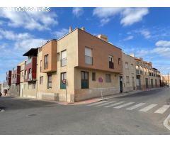 Vivienda totalmente reformada, ubicada en Loma Cabrera, a pocos minutos de la Universidad