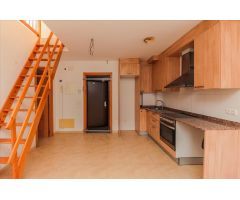 DÚPLEX A LA VENTA EN RODA DE BARA