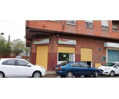 ALQUILO ESTUPENDO LOCAL COMERCIAL EN INMEJORABLE ZONA