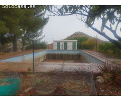 EXCELENTE CHALET A 2 MINUTOS DE PETRER