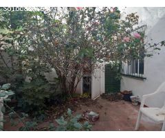 CASA SOLA EN SAN FERNANDO CON PATIO