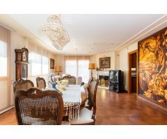 CHALET INDEPENDIENTE CON JARDÍN Y PISCINA PRIVADOS EN SURIA