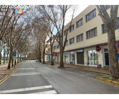 Se vende magnífico local comercial con plaza de garaje en Guadiaro.