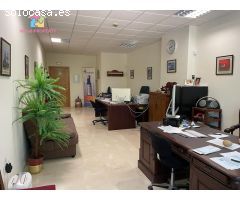 Se vende oficina con plaza de aparcamiento en Sotovila II Guadiaro
