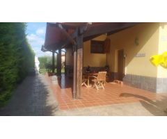 UNIFAMILIAR CON JARDIN EN URBANIZACION PRIVADA