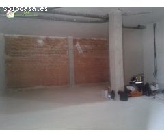 Se alquila local comercial en Adurtza.