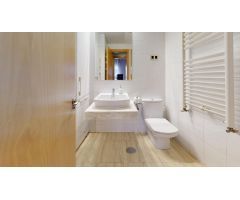 VIVIENDA PRÓXIMA A VIAL NORTE CON 3 DORM., BAÑO, ASEO, PISCINA, PISTA DE PADEL, COCHERA y TRASTERO!