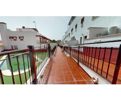 CASA ADOSADA  3 DORMITORIOS, 3 BAÑOS, AMPLIA TERRAZA, GARAJE y PISCINA EN VILLAFRANCA ( CORDOBA )