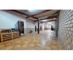 CASA CON DOS PLANTAS Y  GARAJE EN ZONA  ZUMBACON ( CORDOBA )
