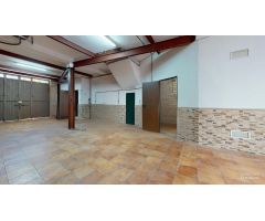 CASA CON DOS PLANTAS Y  GARAJE EN ZONA  ZUMBACON ( CORDOBA )
