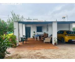 Casa de campo con parcela segregada de 2.500 m2 en Pago Melilla
