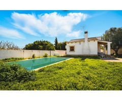 Chalet con Piscina y Jardín en Chiclana de la Frontera marquesado km0,5