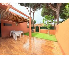 Apartamento en Costa Sancti Petri con amplio patio de 50 m2!!!!!!!!