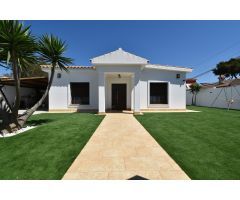 CHALET URBANO 3 DORMITORIOS PISCINA PLANTA BAJA ZONA ALMENDRAL  100% URBANO