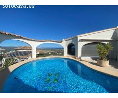 Villa de lujo con vistas panorámicas al mar