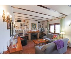 Amplia Finca soleada todo el año en Denia