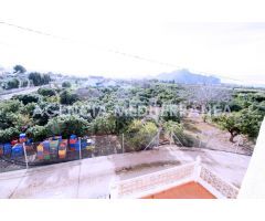 Finca de 8.400m2 con casa de campo en plena naturaleza en Ondara
