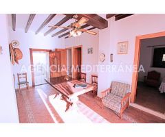 Finca de 8.400m2 con casa de campo en plena naturaleza en Ondara