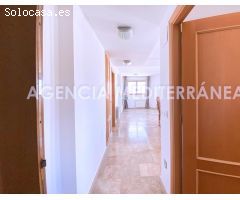 Atico Dúplex con vistas al mar y al Montgó en el puerto de Dénia