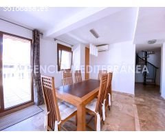 Atico Dúplex con vistas al mar y al Montgó en el puerto de Dénia
