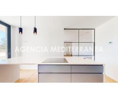 Moderna y amplia propiedad de nueva construcción.