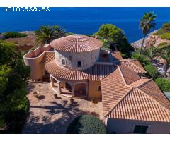 PRIMERA LINEA DE MAR , CHALET ESPECTACULAR DE ESTILO MEDITERRANEO