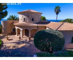 PRIMERA LINEA DE MAR , CHALET ESPECTACULAR DE ESTILO MEDITERRANEO