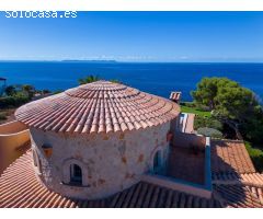PRIMERA LINEA DE MAR , CHALET ESPECTACULAR DE ESTILO MEDITERRANEO