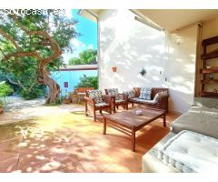 CHALET ADOSADO EXCLUSIVO EN PRIMERA LÍNEA DE MAR  INCREÍBLES VISTAS