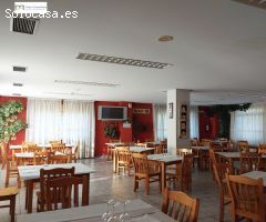 HOSTAL -  RESTAURANTE Y VIVIENDA PROXIMA A LA ROBLA