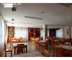 HOSTAL -  RESTAURANTE Y VIVIENDA PROXIMA A LA ROBLA